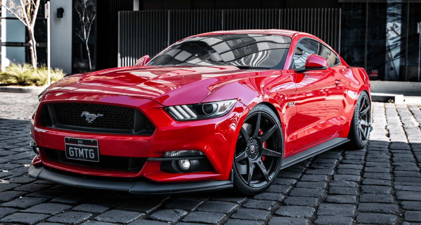 Mustang czerwony